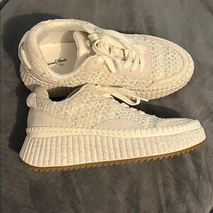 Universal Thread Women's White Sneakers